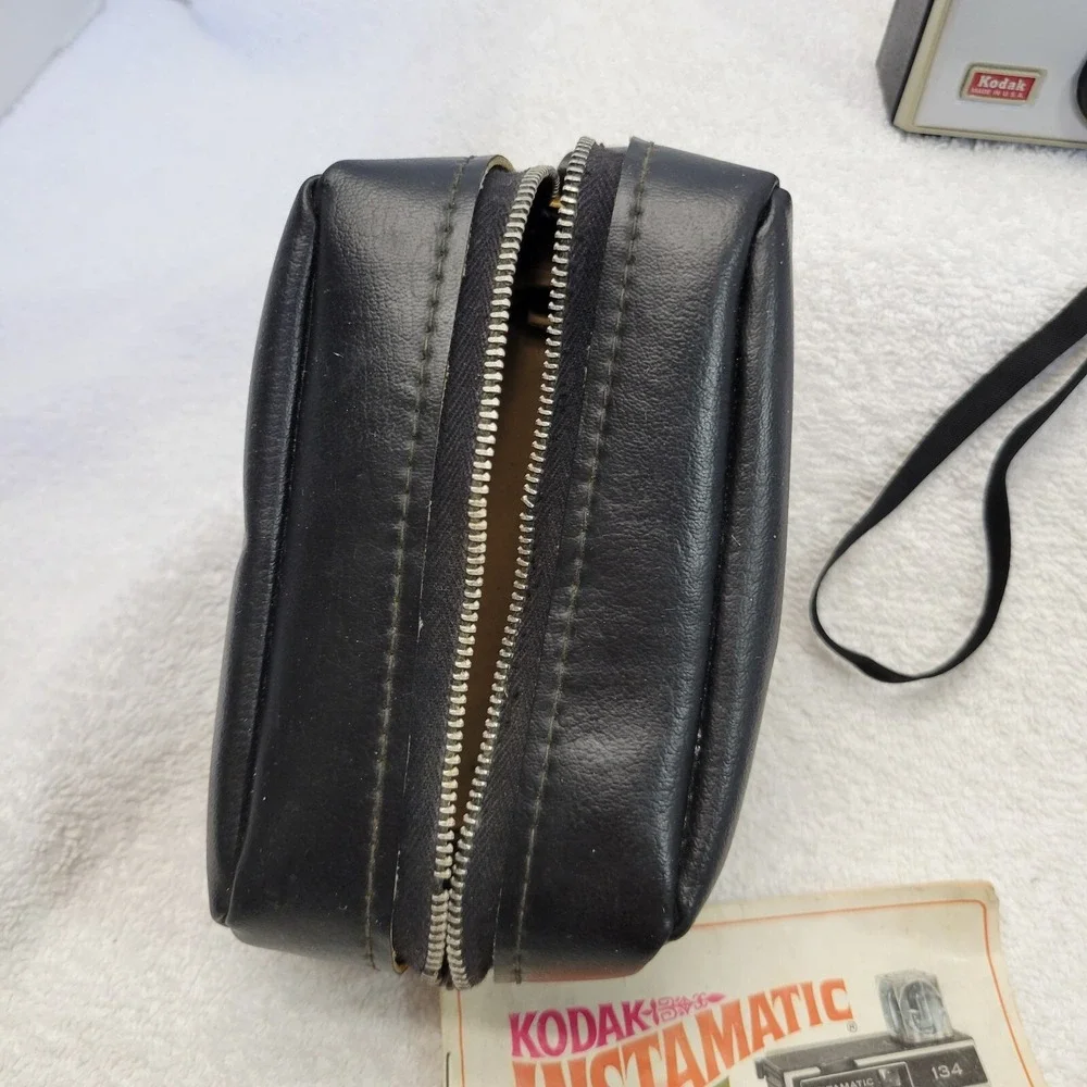 Kodak Instamatic 134 Camera *UNTESTED* Case And Operating Instruction Manual